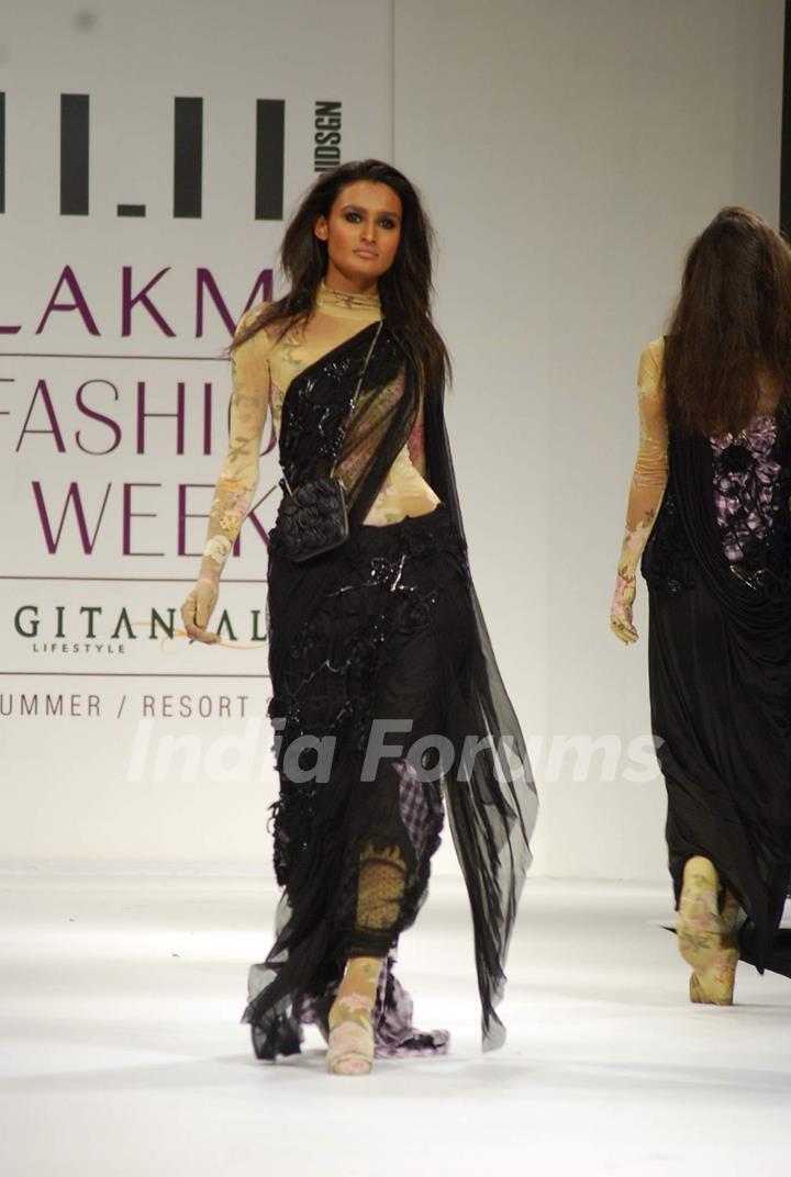 Model walks on the ramp at Lakme Fashion Week 2010