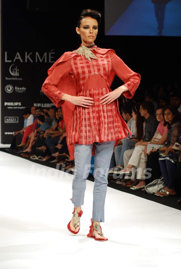 Model walks on the ramp for designer Digvijay Singh at Lakme Fashion Week 2010