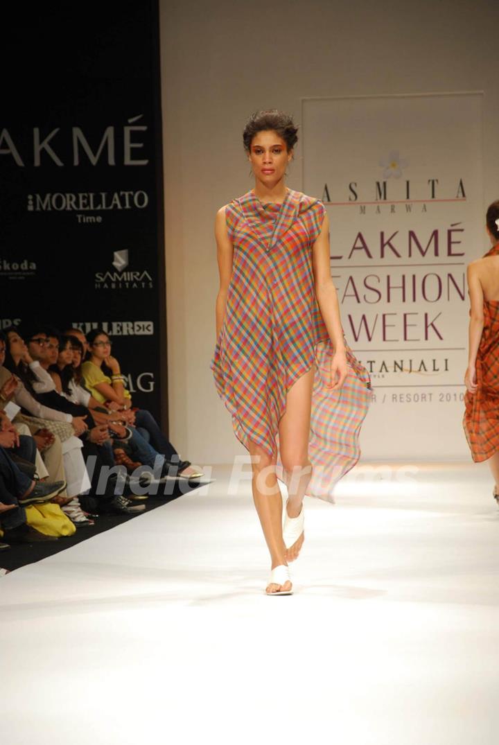 Model walks on the ramp for designer Asmita Marwa at Lakme Fashion Week 2010