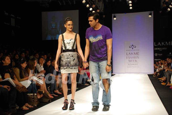 Model walks on the ramp for designer Swapnil Shinde at Lakme Fashion Week 2010