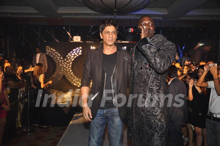 Shah Rukh Khan at Akon bash at