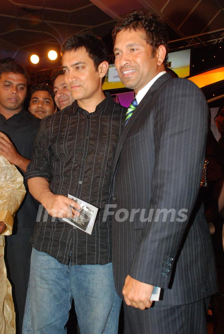 Aamir Khan and Sachin Tendulkar at CNN IBN heroes event