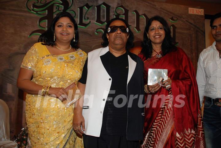 Kavita Krishnamurthy and Ravindra Jain Launches Ritu Johri''''s Album Bengangi at Hotel Sea Princess