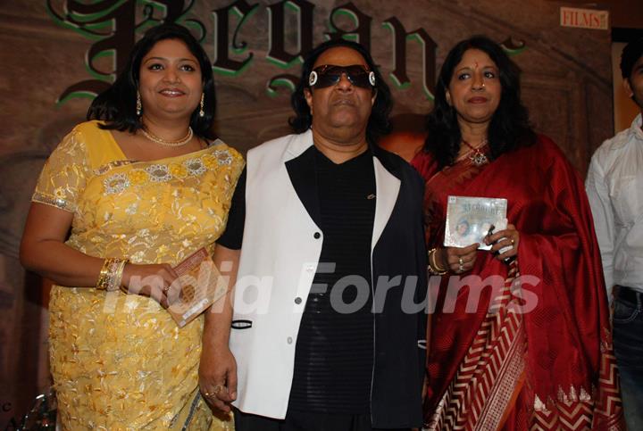 Kavita Krishnamurthy and Ravindra Jain Launches Ritu Johri''s Album Bengangi at Hotel Sea Princess