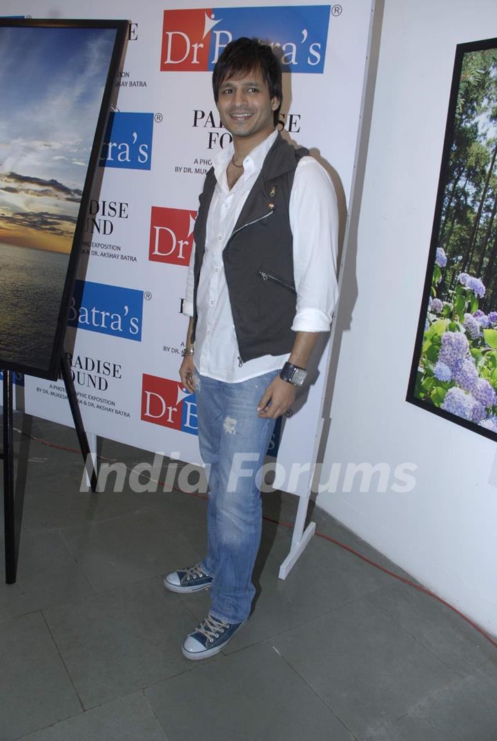 Vivek Oberoi at Dr Batra Art Exhibition at NCPA