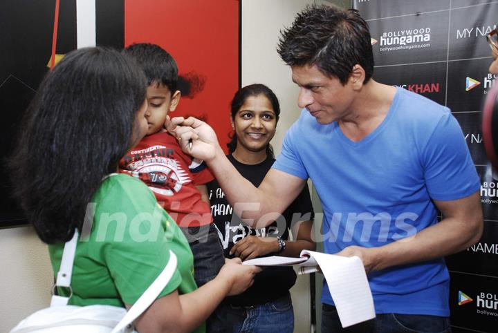 Reebok My Name Is Khan online contest winners get to meet SRK and win Reebok MNIK merchandise