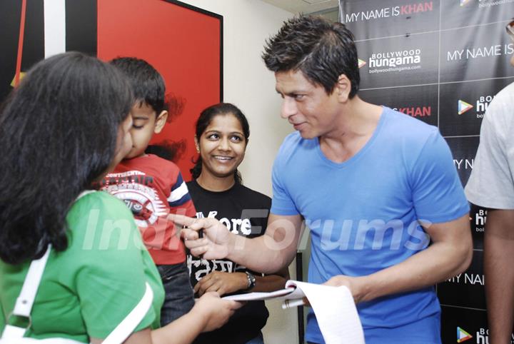 Reebok My Name Is Khan online contest winners get to meet SRK and win Reebok MNIK merchandise