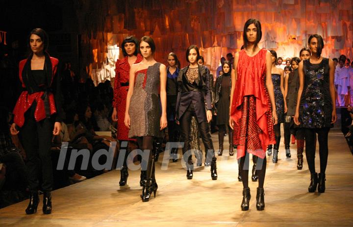 Models showcasing designer Rajesh Pratap Singh''s creations during the Grand Finale of Wills Lifestyle India Fashion Week-2010, in New Delhi