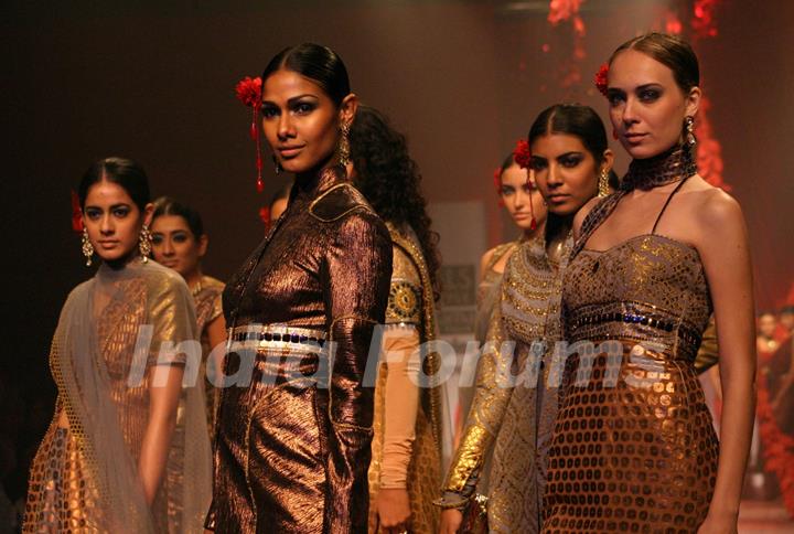 Models showcasing designer J J Valaya,s creations at the Wills Lifestyle India Fashion Week-2010, in New Delhi