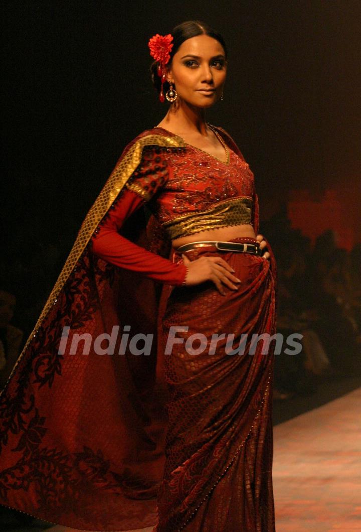 A Models showcasing designer J J Valaya,s creation at the Wills Lifestyle India Fashion Week-2010, in New Delhi