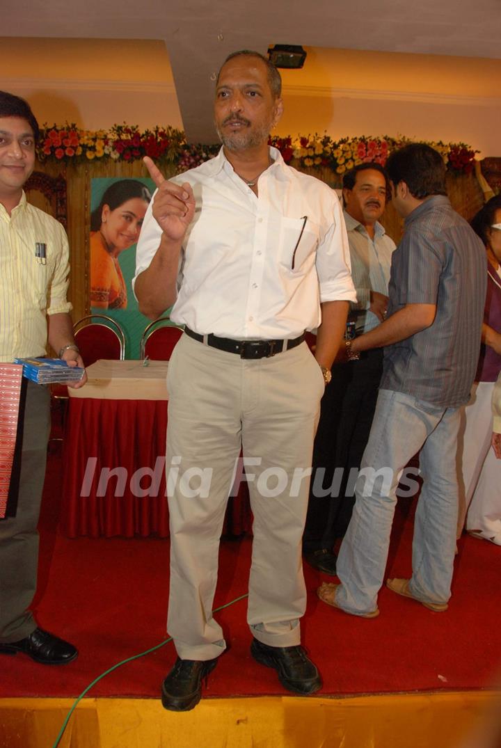 Nana Patekar launches the album &quot;Man Mohna&quot; at Ajivasan Hall