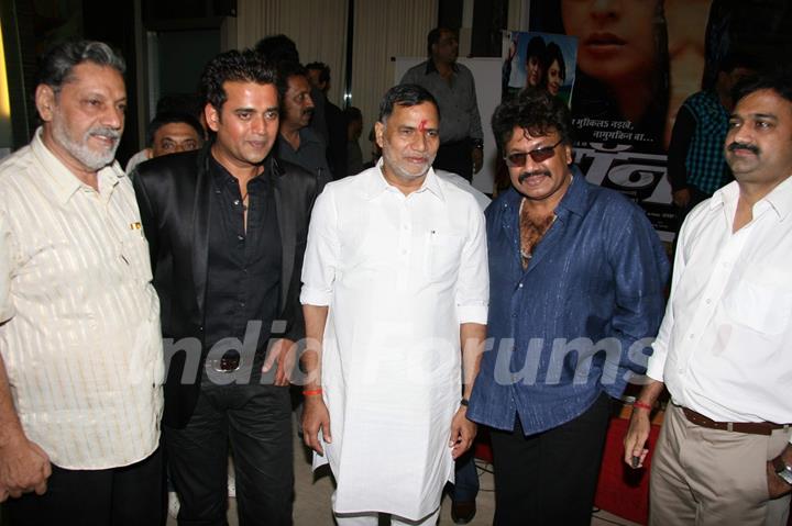 Ravi Kishan at premier of Bhojpuri film remake of bollywood movie ''Don'' at Powai