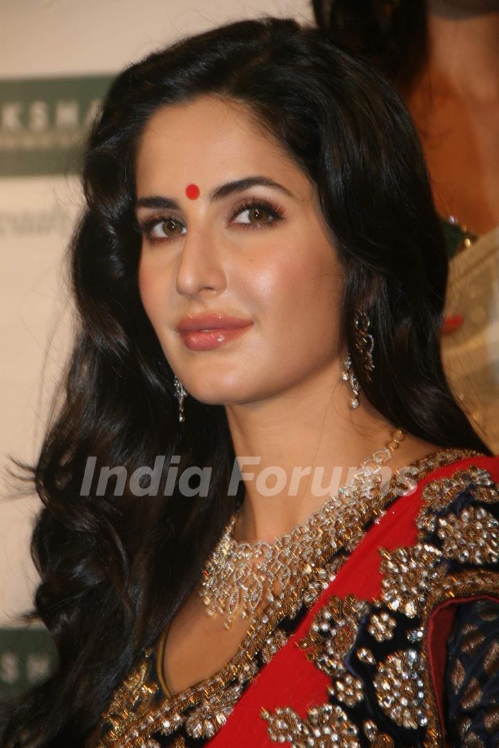 Katrina at Nakshatra Vivaah collection launch at Taj Land''s End