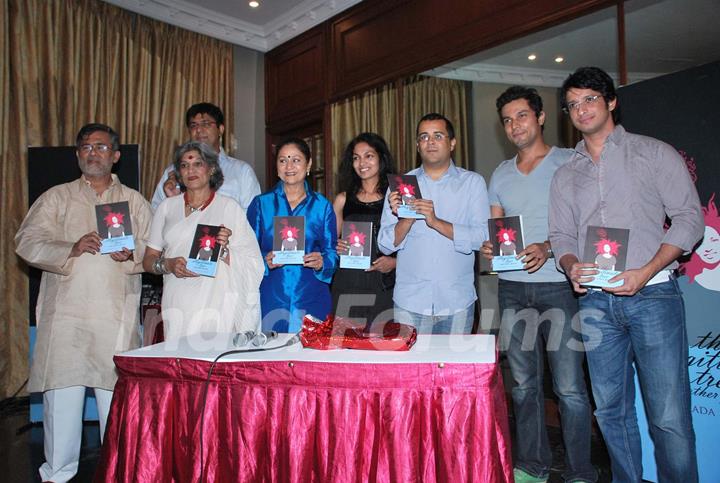 Ranbir Hooda and Sharman Joshi at the launch of Sharda Sunder''s book at Nehru