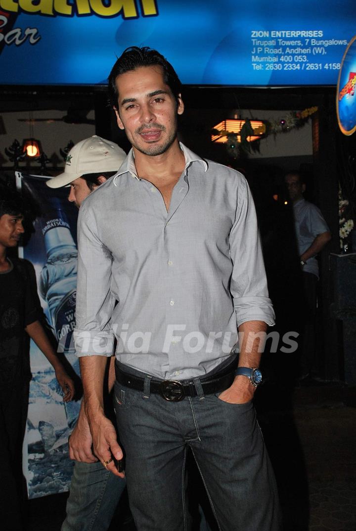 Dino Morea launches yet another Crepe Station at 7 Bungalows