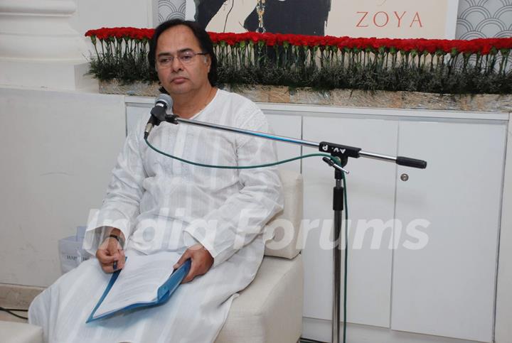 Farooq Shaikh at Zoya for Poetry reading on the Occasion of their 1st Anniversary at Warden Road