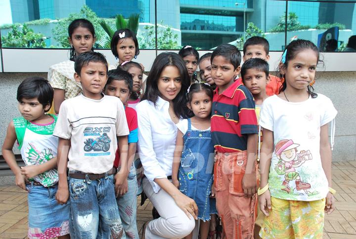 Sameera Reddy the Brand Ambassador of Dreams Home NGO at Bandra