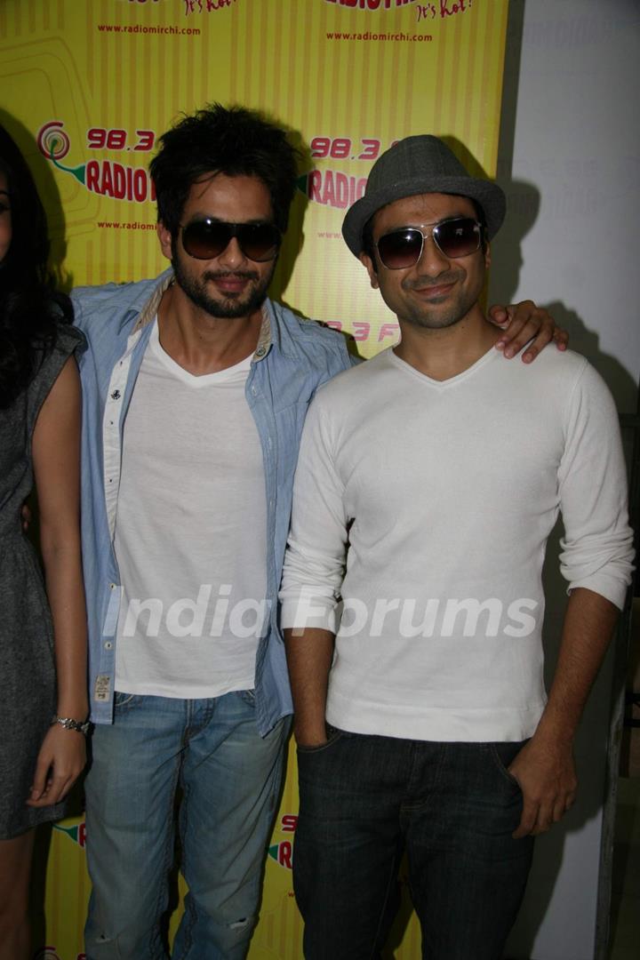 Shahid Kapoor and Vir Das promote ''Badmaash Company'' on Radio Mirchi at Lower Parel