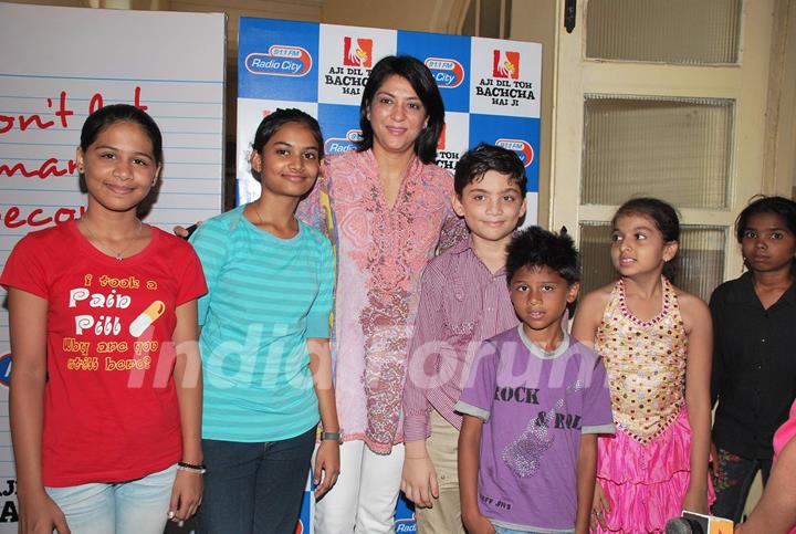 Priya Dutt with Bumm Bumm Bole kids a Radio City parental discussion event at St Joseph school, Bandra