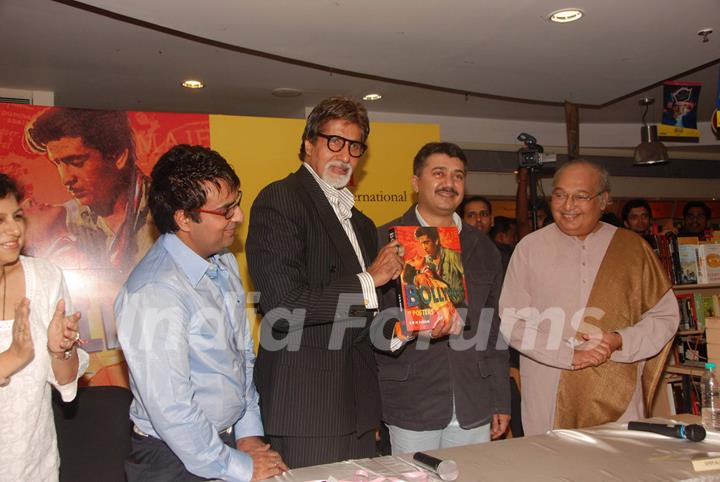 Bollywood superstar Amitabh Bachchan at the book launch of &quot;Bollywood in Posters&quot; at Crossword, Juhu