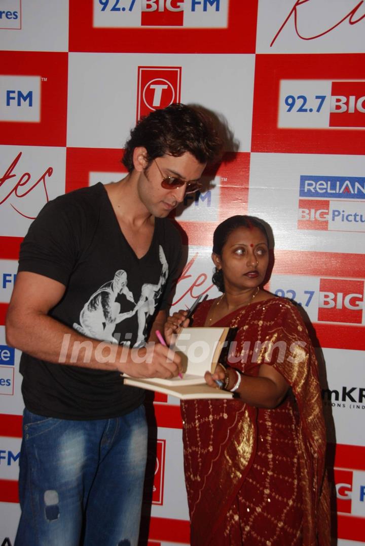 Hrithik Roshan at BIG FM Studios to greet the winners of Love Unlimited contest at Big FM