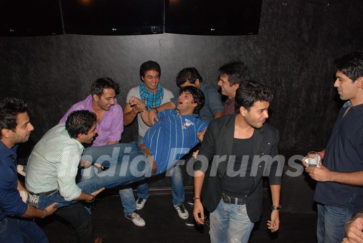 Karan Wahi''s bday bash