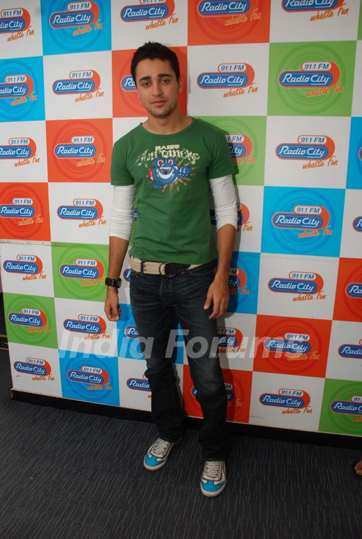 Imran Khan promotes I Hate Love Stories at Radio City at Bandra