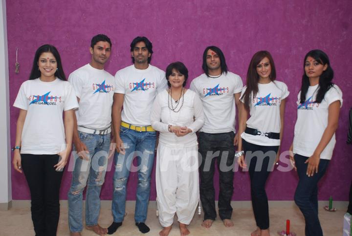Gladrags contestants visit Yoga and slimming centre Slim Sutra of Shelly Khera at Andheri