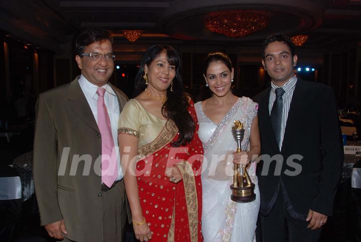 Prasoon Joshi and Genelia at CNBC  Awaaz Consumer Awards at Taj Land''s End