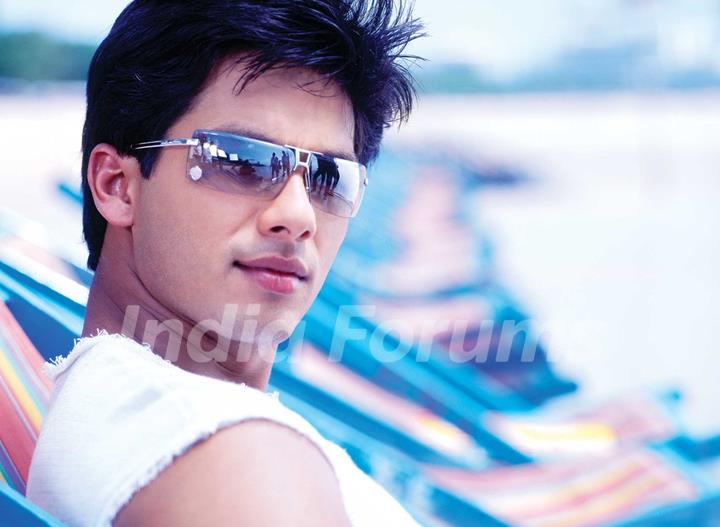 Shahid Kapoor looking cool