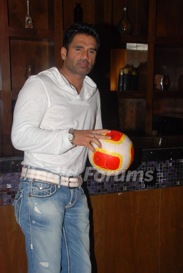 Red Alert film press meet with Sameera Reddy and Suneil Shetty at Raheja Calssic