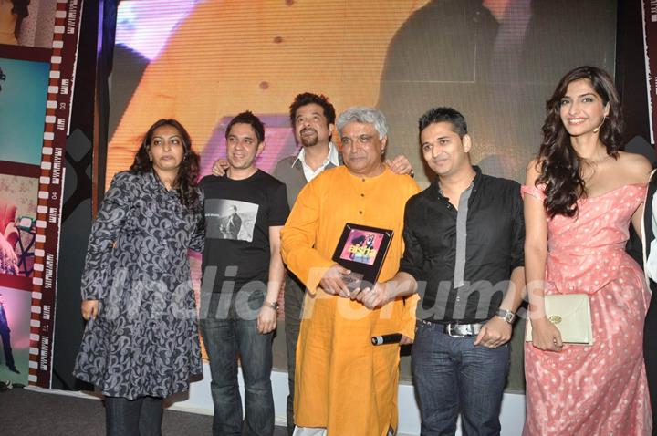 Javed Akhtar, Anil kapoor, Sonam and Rhea at Aisha music launch at Tote in Mumbai