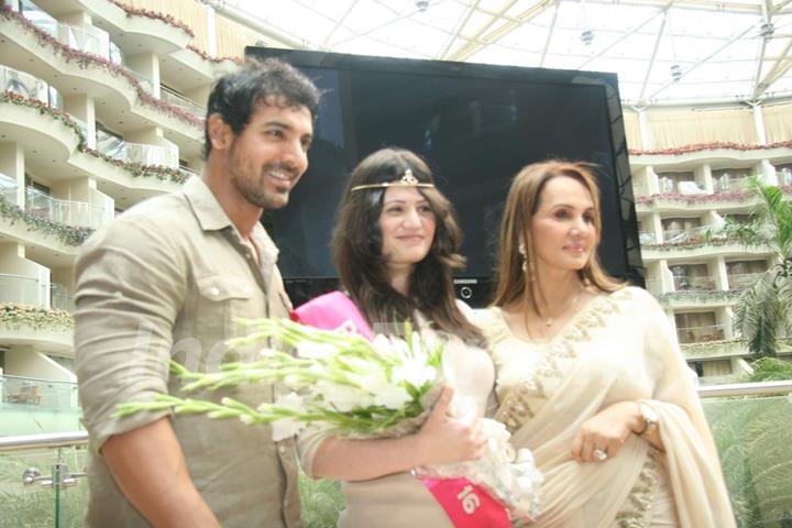 John Abraham at Blush clinic event