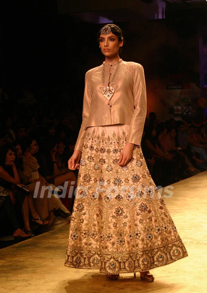 A Model showcasing a creation by designer J J Valaya at the Delhi Couture Week 2010, in New Delhi on Friday