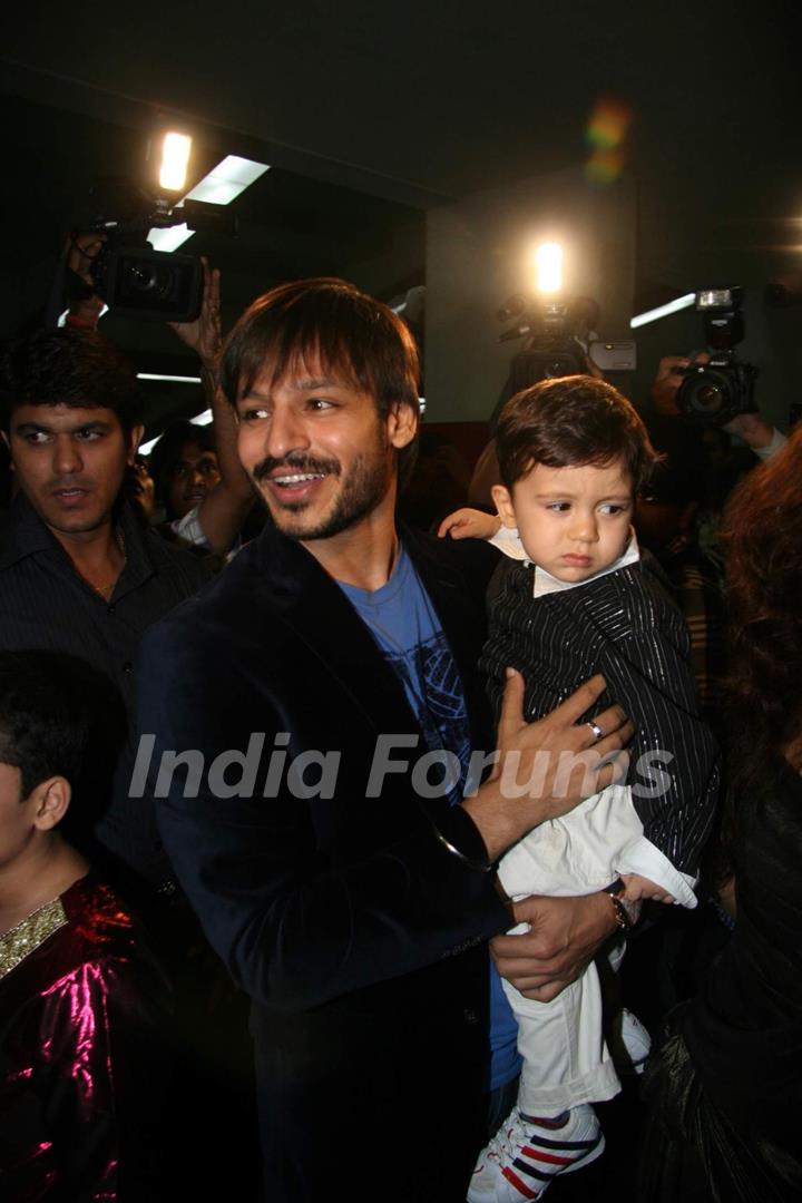 Arts in motion show with Vivek Oberoi at St Andrews