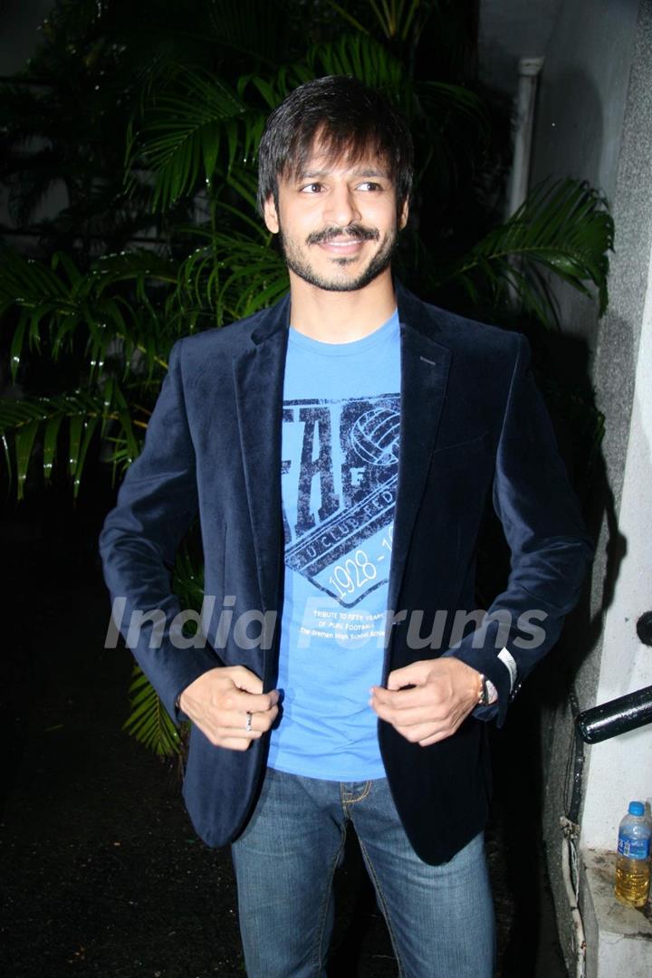 Arts in motion show with Vivek Oberoi at St Andrews