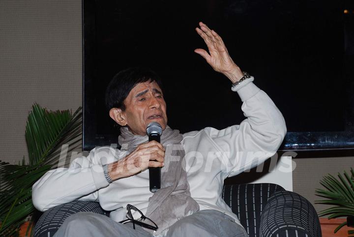 Dev Anand at the Charge-sheet film press meet