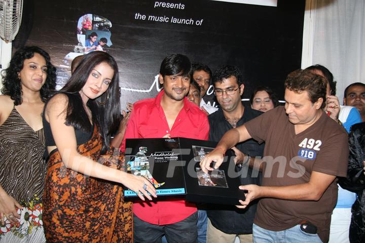 Celina Jaitley unveils Madholal Keep Walking Music Album at Del Italia, Mumbai