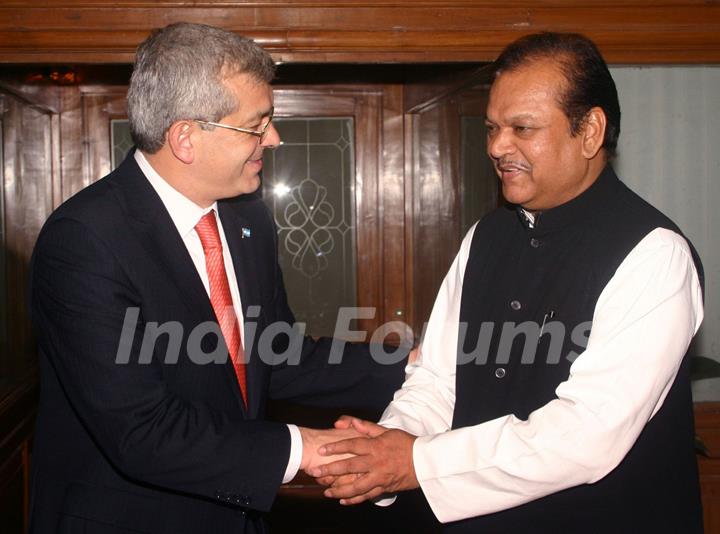 Minister for Food Processing Industries Subodh Kant Sahai and Argentina Minister for Agriculture Live Stock and Fisheries Julian Andres Dominguez at a delegation talks in New Delhi on Monday 2 August 2010