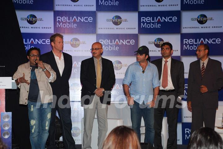 Mohit Chauhan at Reliance Mobile 3G tie up with Universal Music at Trident
