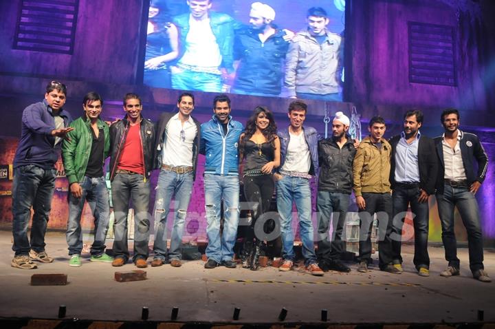 Priyanka Chopra with contestants of Khaton Ke Khiladi 3