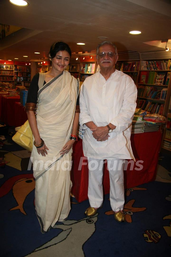 Gulzar at &quot;Potli Wale Baba&quot; book launch at Croswword, Kemps Corner