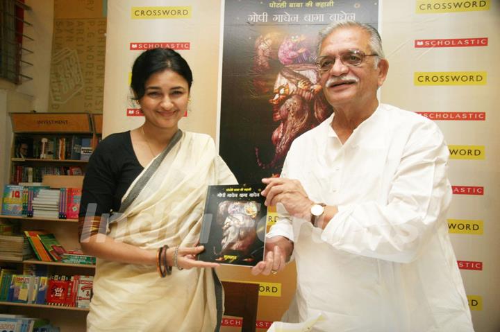 Gulzar at &quot;Potli Wale Baba&quot; book launch at Croswword, Kemps Corner