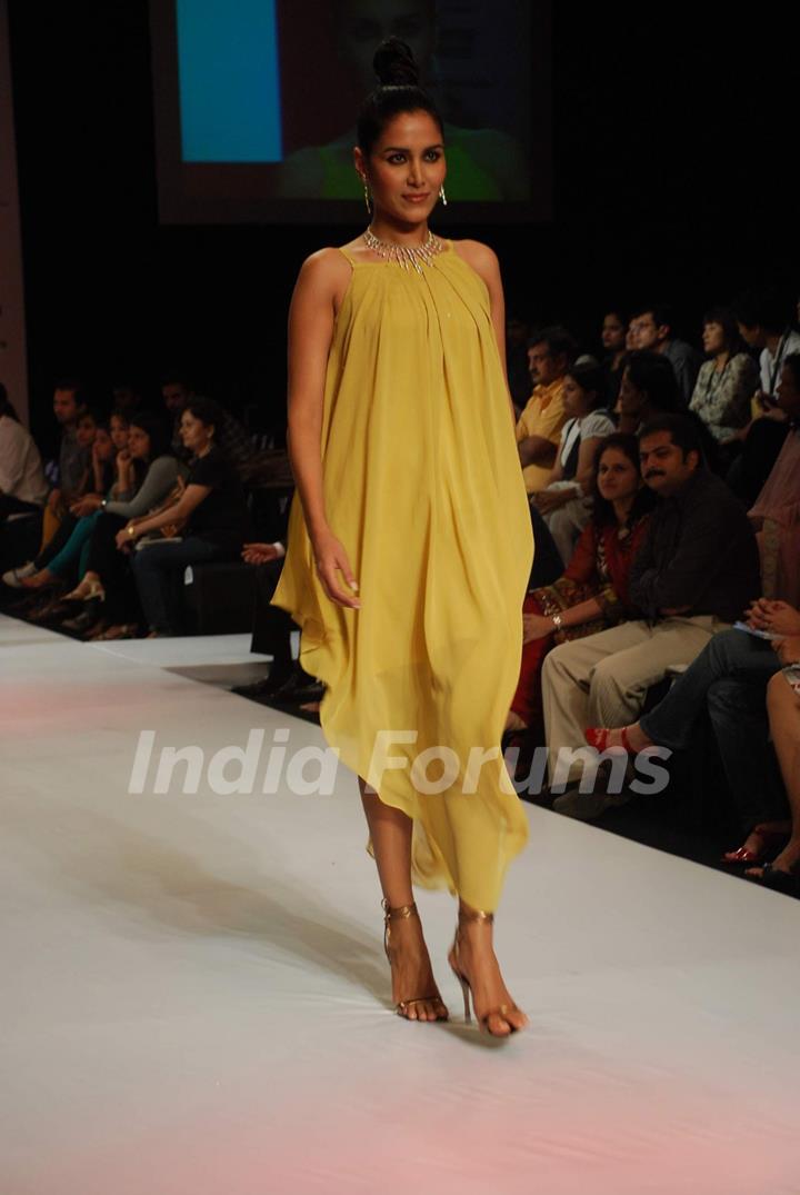 Mirari & Sons with model created jewellery magic on the catwalk at the opening show of India Interna