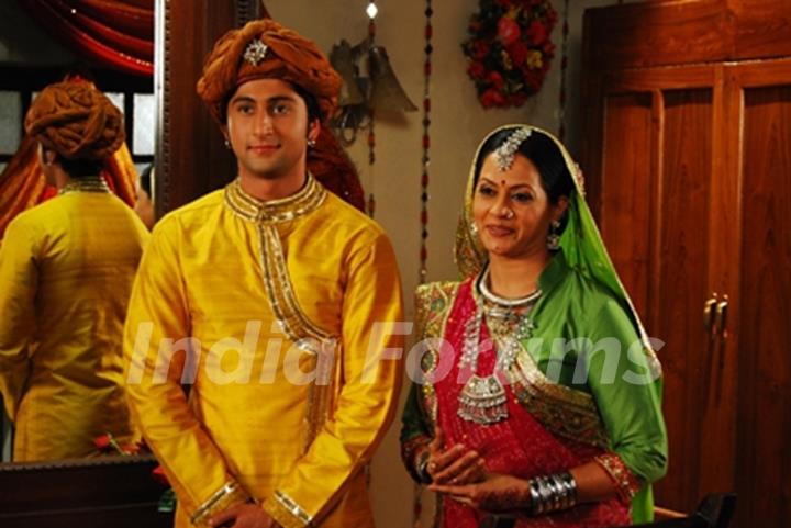 Still image from tv show Rang Badalti Odhani