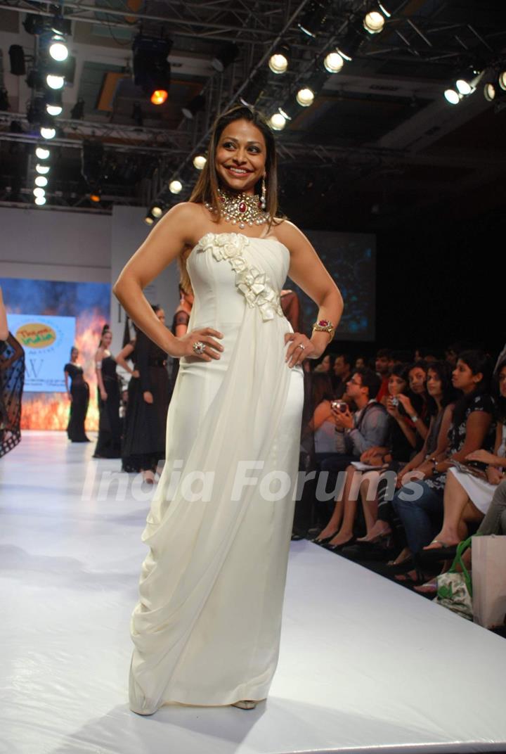 Model on the ramp at Solitair Award show at the India International Jewellery Week on Day 2