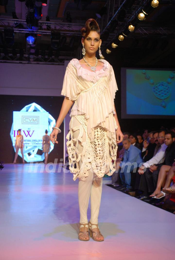 Model on the ramp at CVM Exports show at the India International Jewellery Week on Day 3