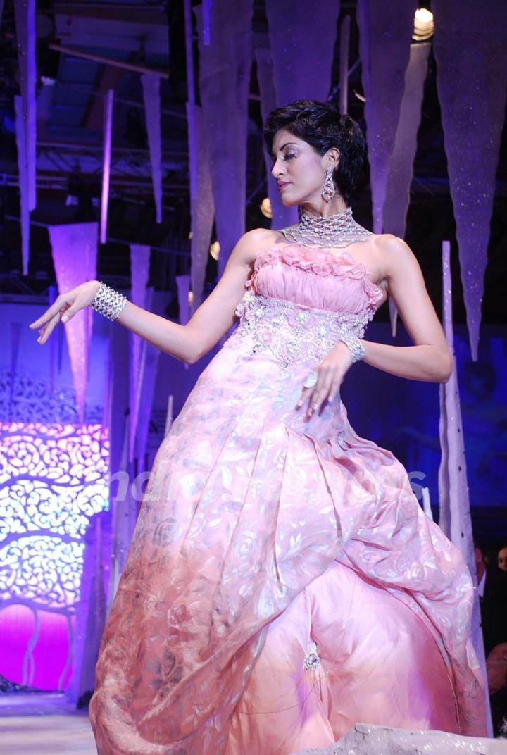 Model on the ramp at India International Jewellery Week on last day