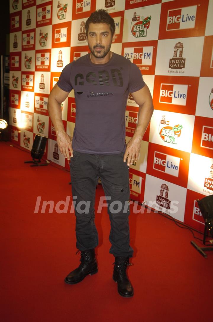 John Abraham promotes Aashayein on Big Asli No 1 Finale at Goregaon