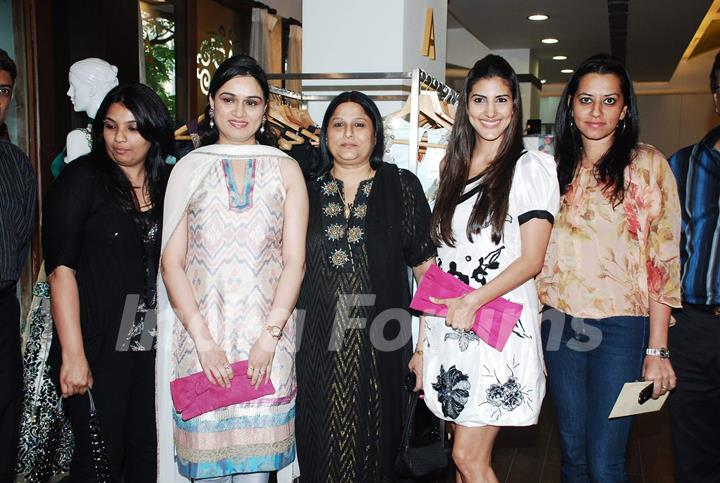 Perizaad Kolah at Payal Singhal and Gayatri Khanna showcase at Amara